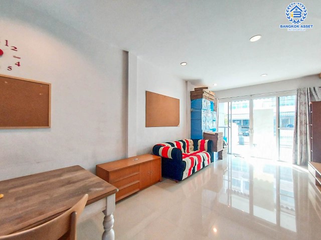 *****ทาวน์โฮมมือสองย่านกรุงเทพมหานคร ม.บ้านกลางเมือง สาทร-ราชพฤกษ์ คุณภาพระดับ AP เนื้อที่มากถึง 21.1 ตร.ว. ฟังก์ชัน 3 ห้องนอน 3 ห้องน้ำ 2 ที่จอดรถ บนทำเลยอดเยี่ยม เชื่อมต่อถ.ราชพฤกษ์ ใกล้รถไฟฟ้าถึงสองสาย ทั้งสายสีม่วงและสายสีเขียว "สถานีบางหว้า" ราคาถูกสุดในโครงการ!